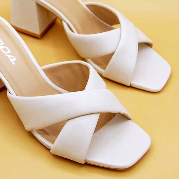 NEW Off White Twist Slip On Block Heel CUTE Sandal - Picture 2 of 12